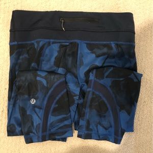 Lululemon blue floral capris